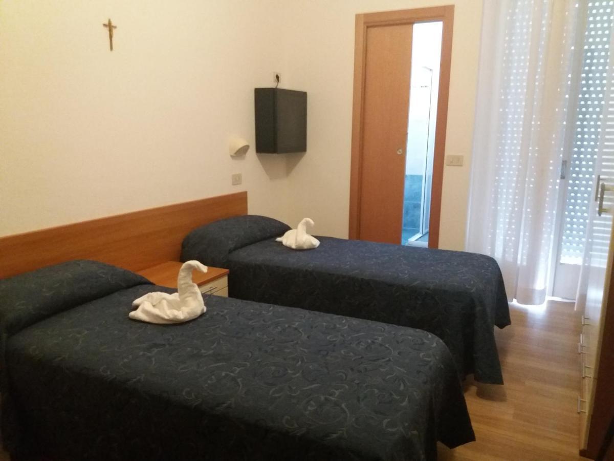 Hotel Atlas Cattolica Esterno foto